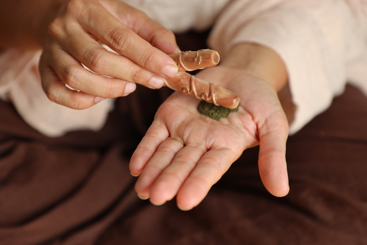 Wooden Vine of The Souls Kuripe Self Applicator